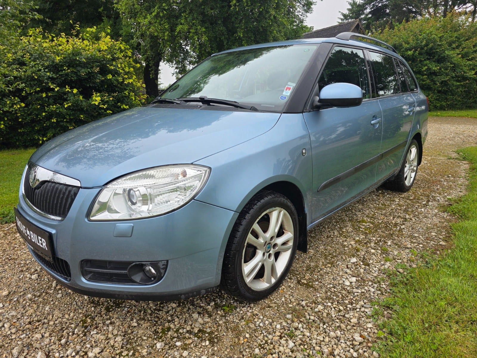 Gul Skoda Fabia fra 2008