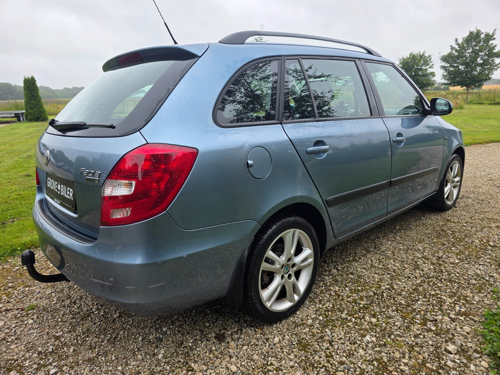 Gul Skoda Fabia fra 2008