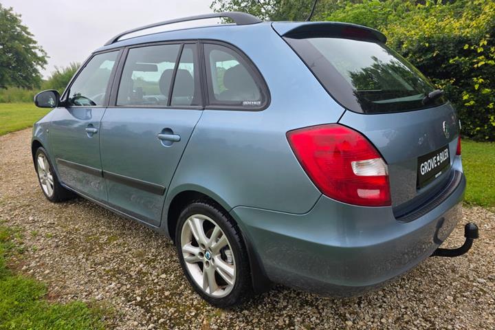 Gul Skoda Fabia fra 2008