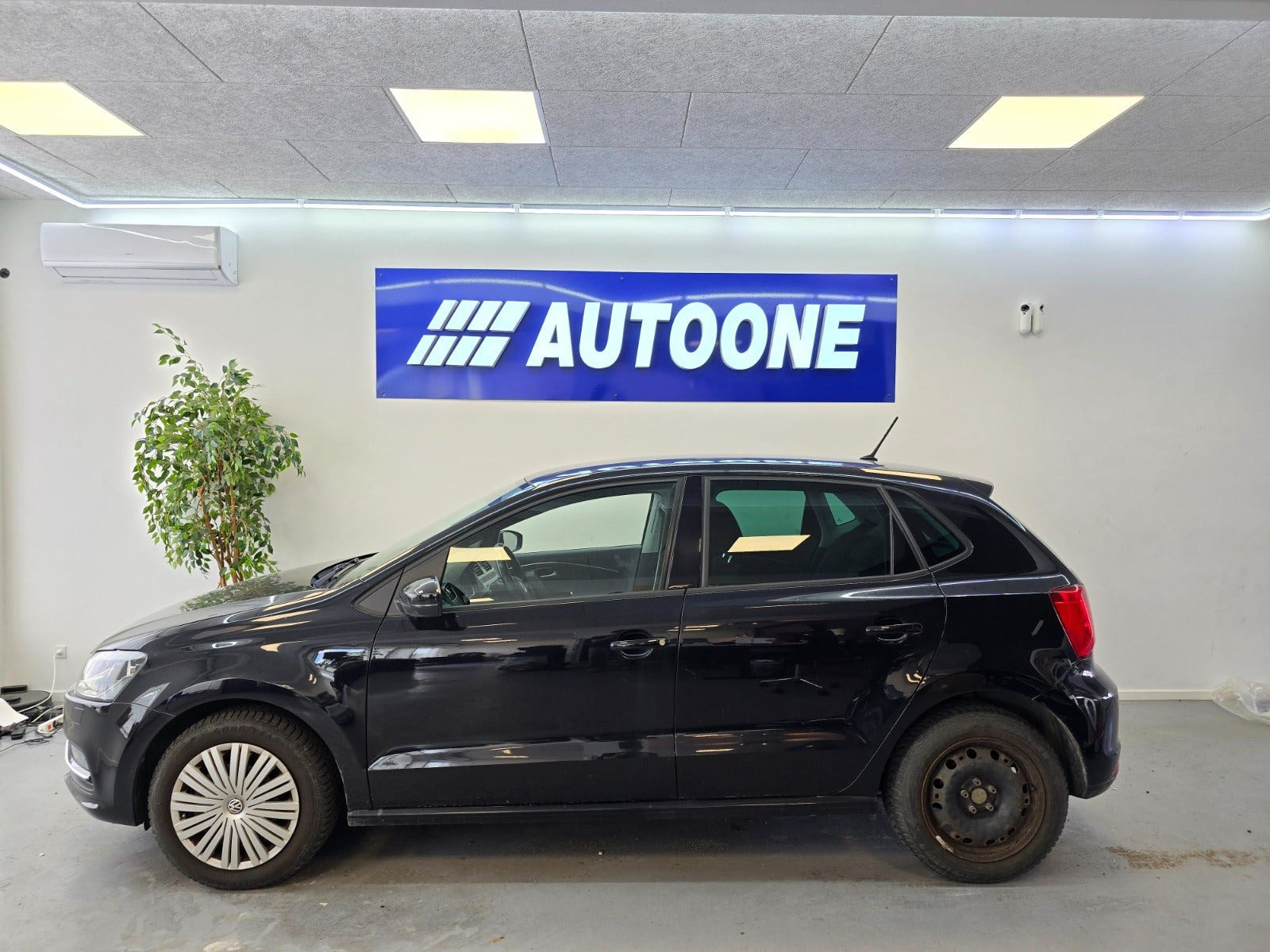 Sort VW Polo fra 2015