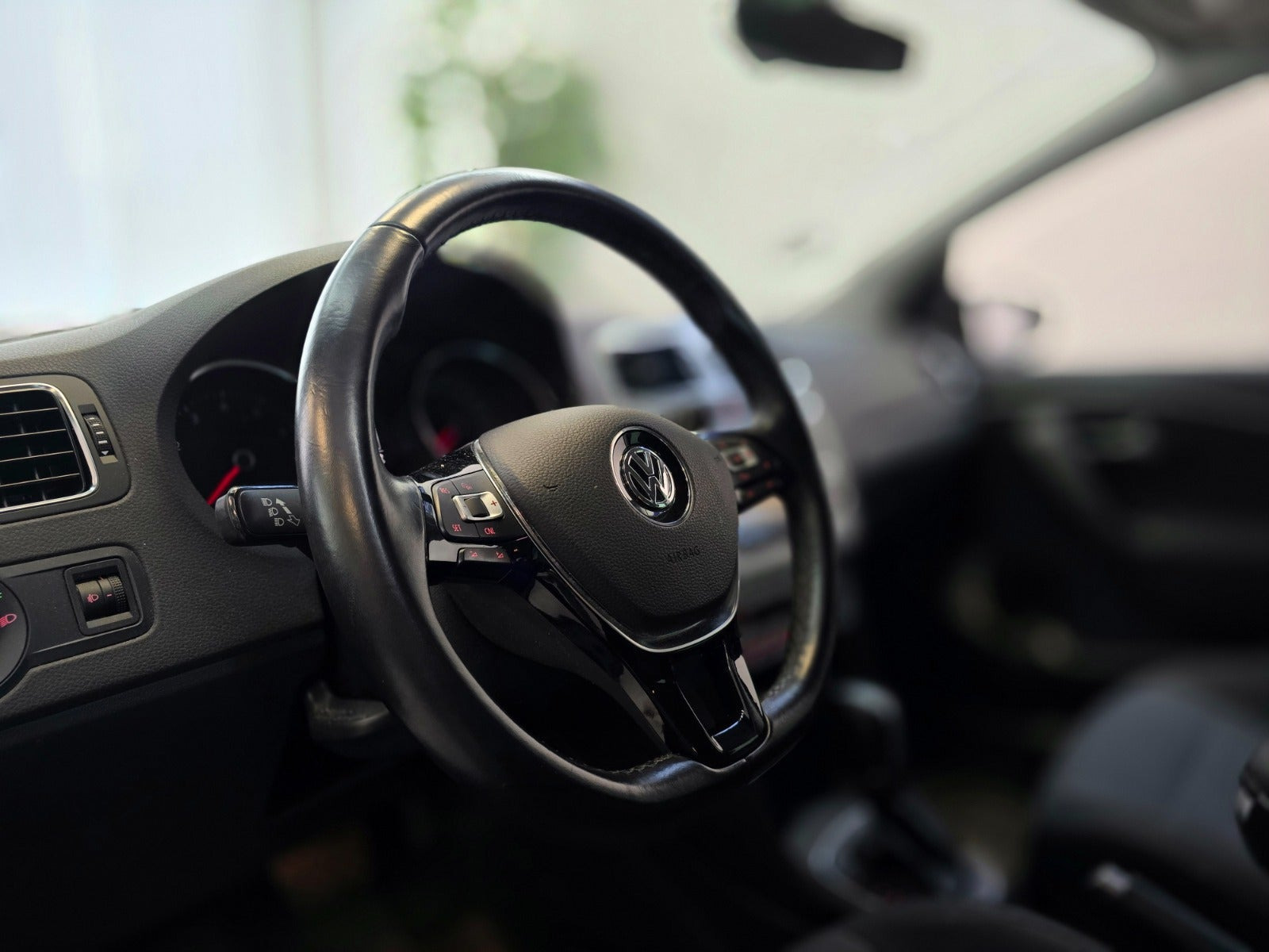 Sort VW Polo fra 2015