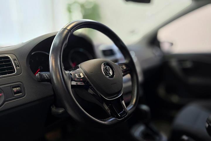 Sort VW Polo fra 2015