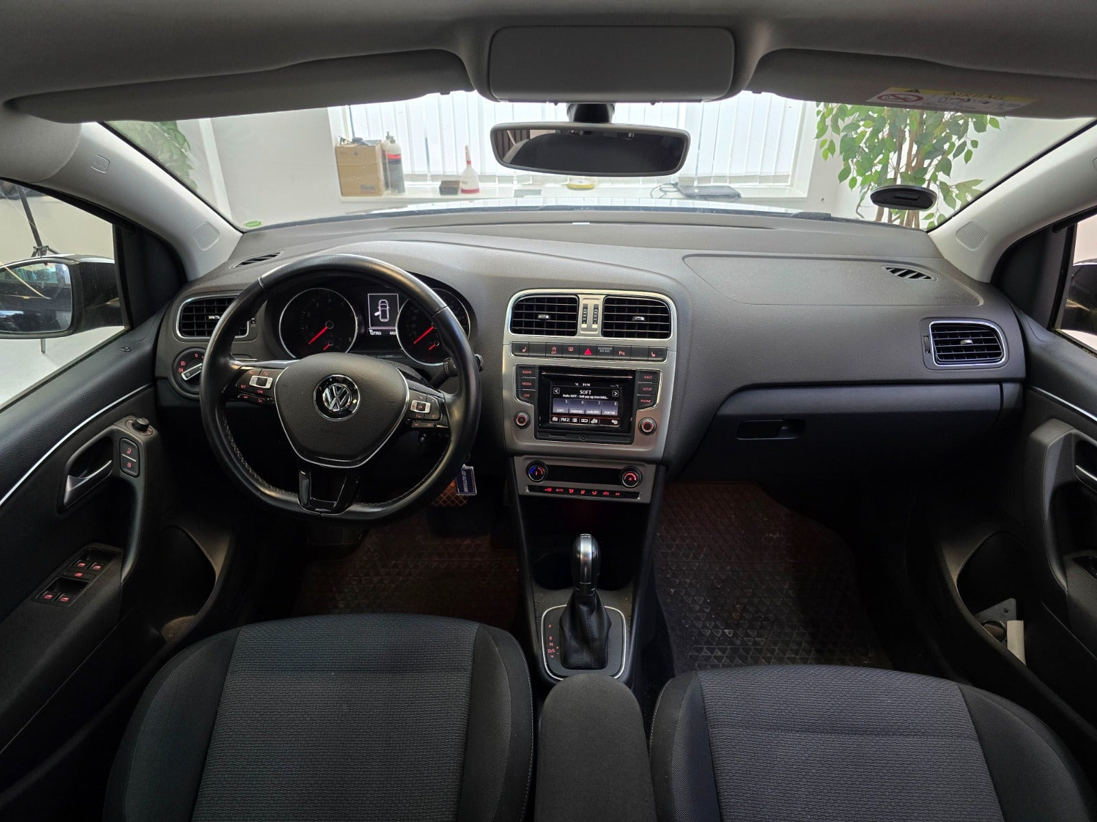 Sort VW Polo fra 2015