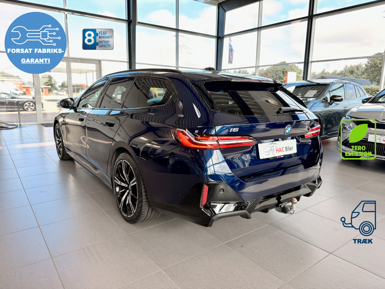 Blå BMW i5 fra 2025