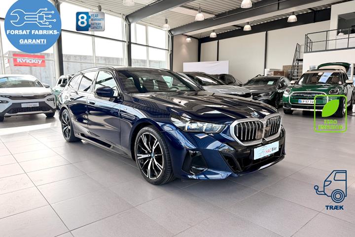 Blå BMW i5 fra 2025