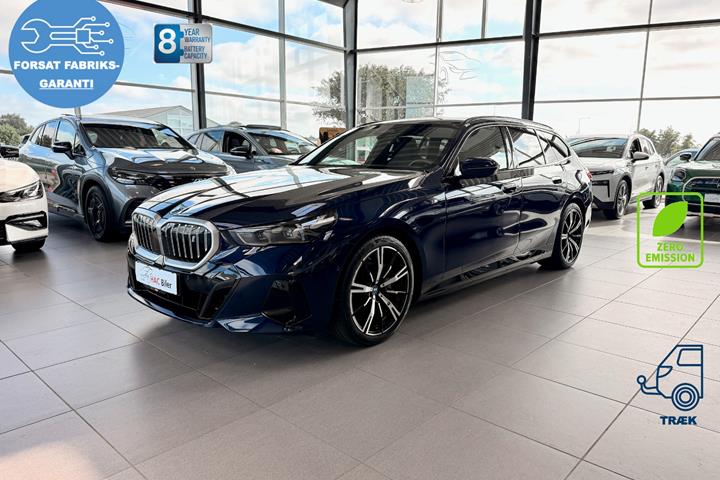 Blå BMW i5 fra 2025
