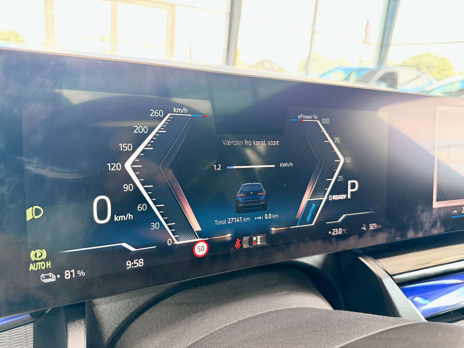 Blå BMW i5 fra 2025