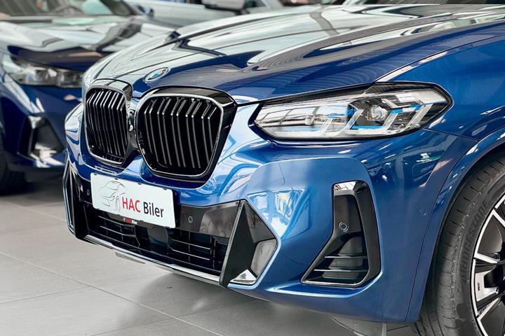 Blå BMW iX3 fra 2024