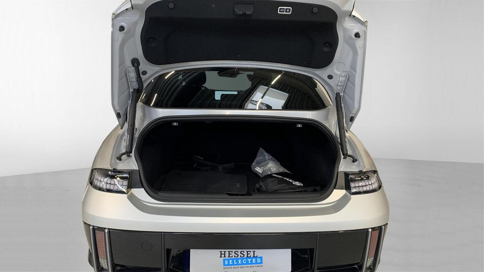 Orange Hyundai Ioniq 6 fra 2023