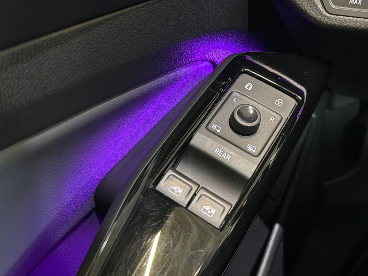Blå VW ID.4 fra 2023