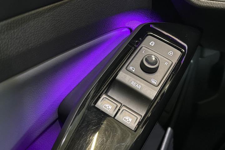 Blå VW ID.4 fra 2023