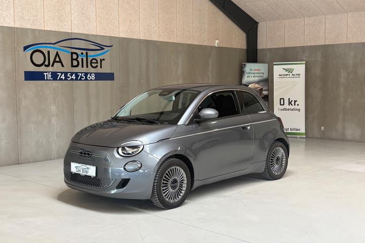 Grå Fiat 500e fra 2023