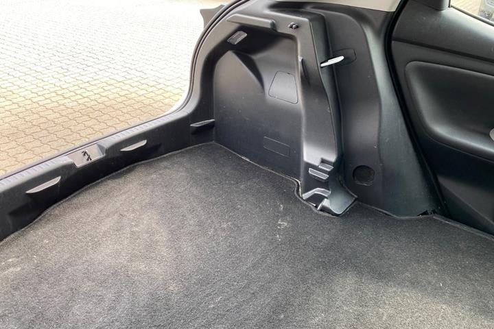 Hvid Toyota Yaris fra 2023