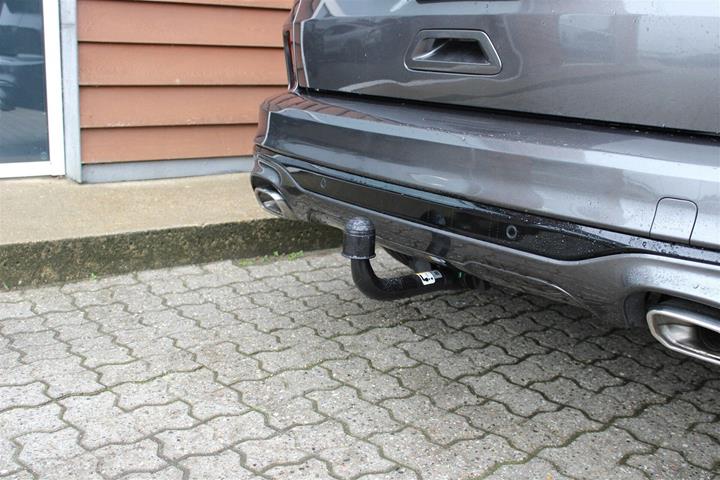 Grå Ford Kuga fra 2022