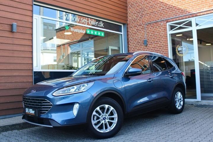 Blå Ford Kuga fra 2023