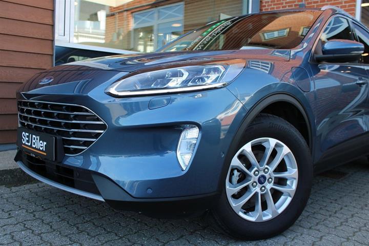 Blå Ford Kuga fra 2023