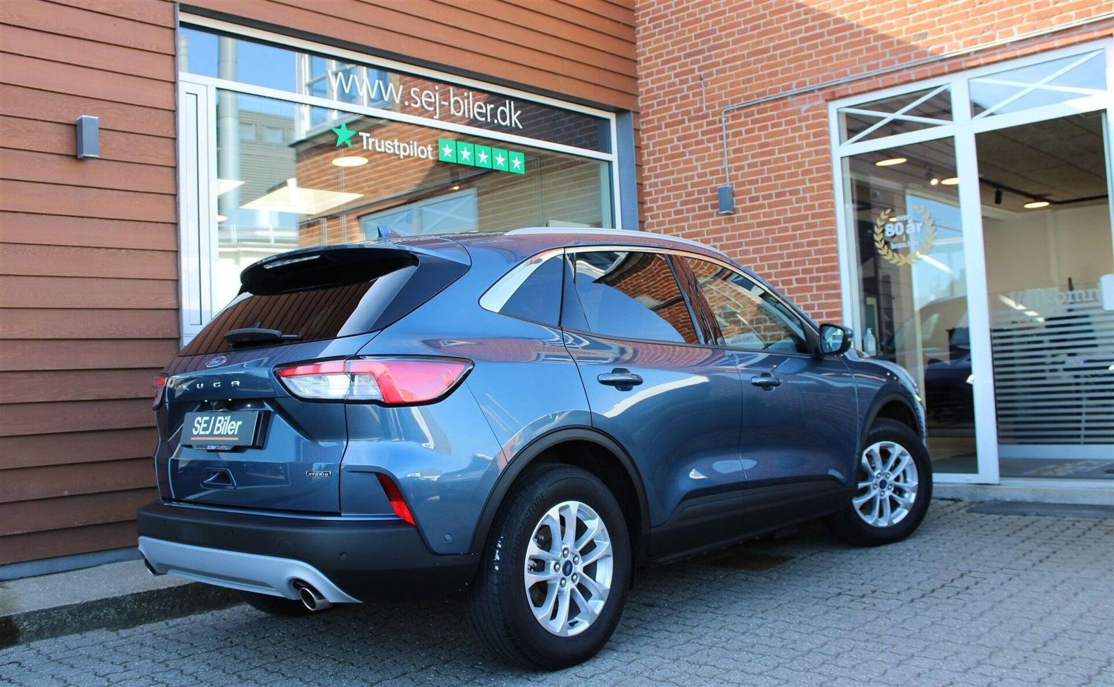 Blå Ford Kuga fra 2023