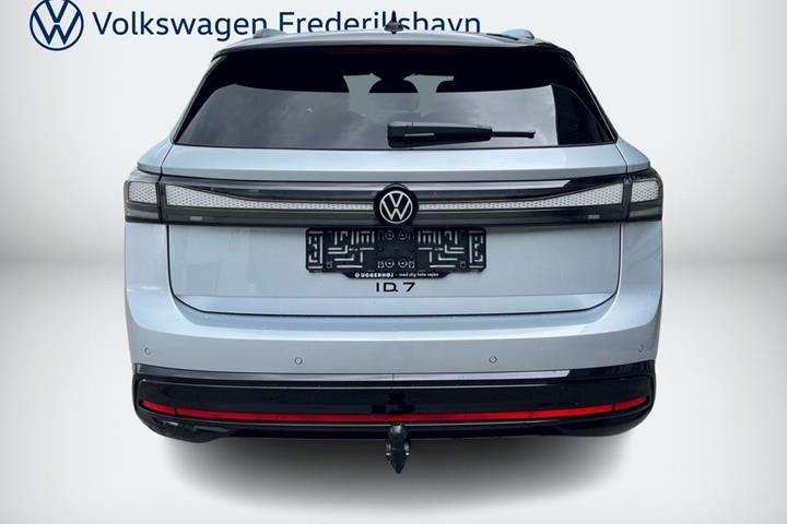 Sølv VW ID.7 fra 2026