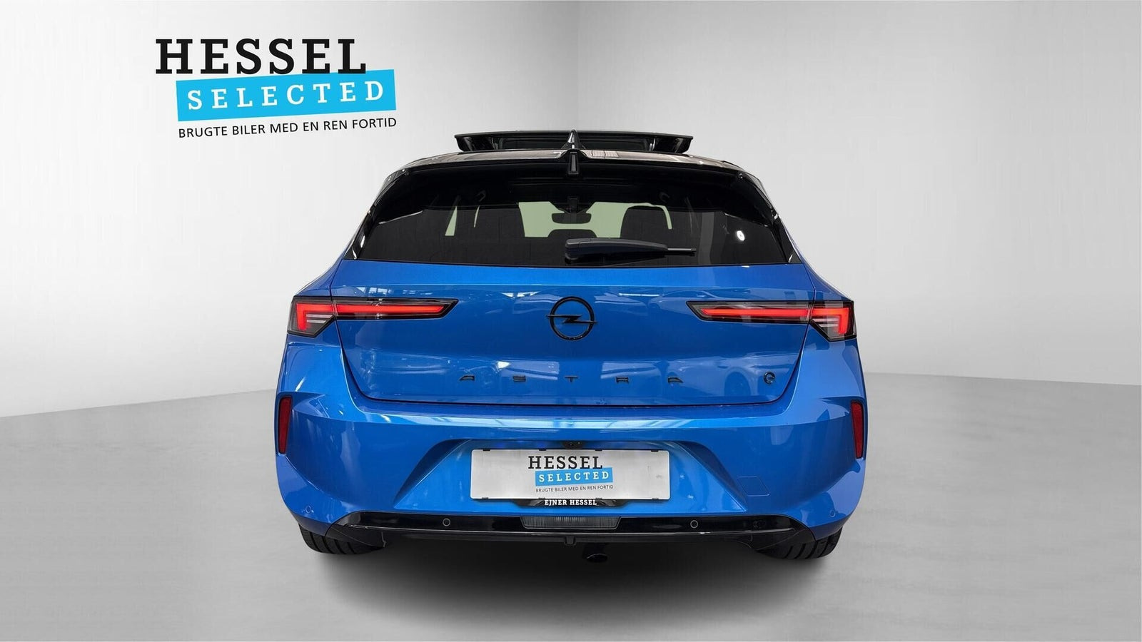 Blå Opel Astra-e fra 2024