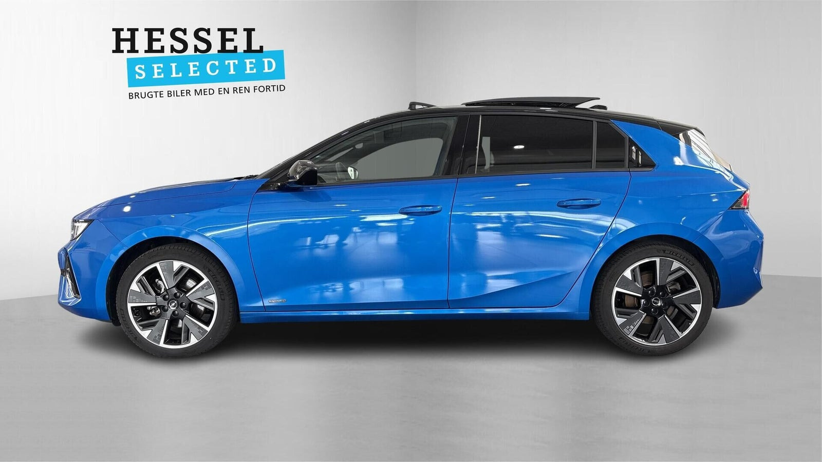 Blå Opel Astra-e fra 2024