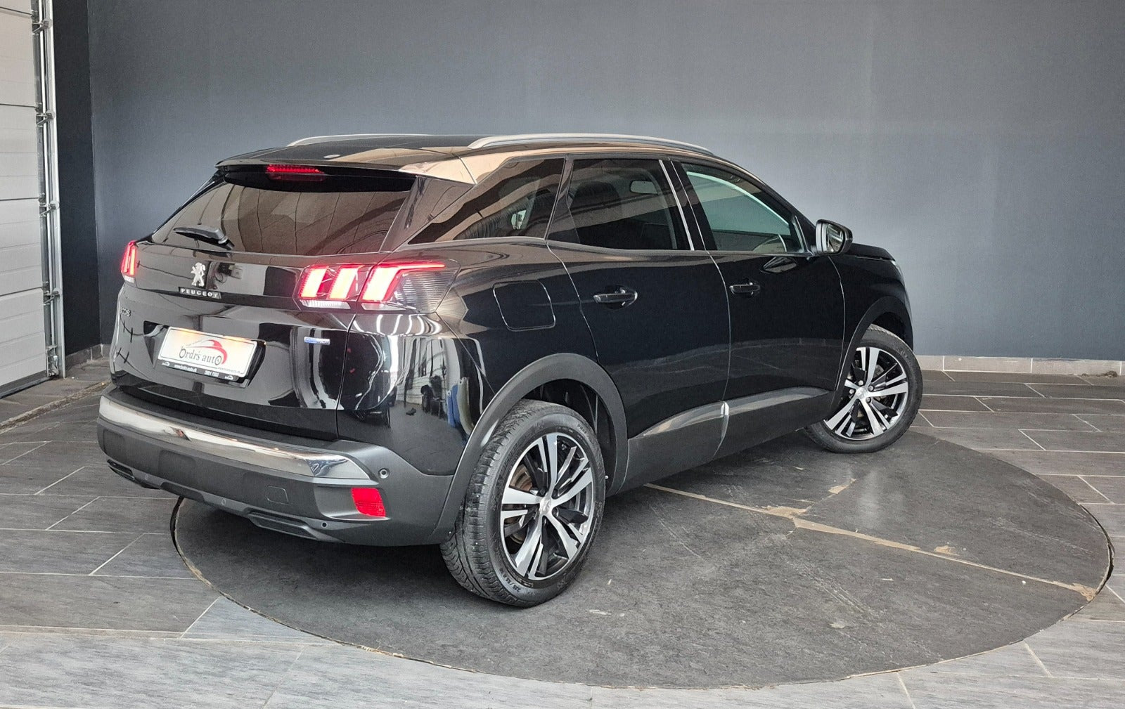 Sort Peugeot 3008 fra 2017