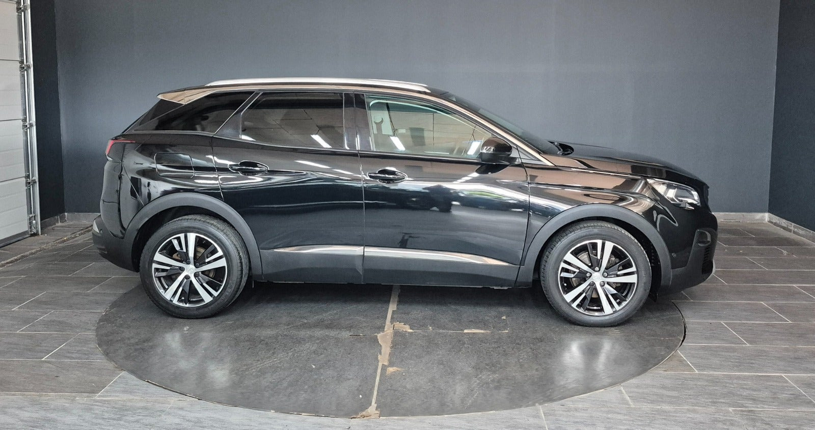Sort Peugeot 3008 fra 2017