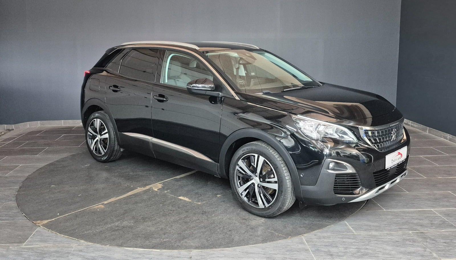 Sort Peugeot 3008 fra 2017