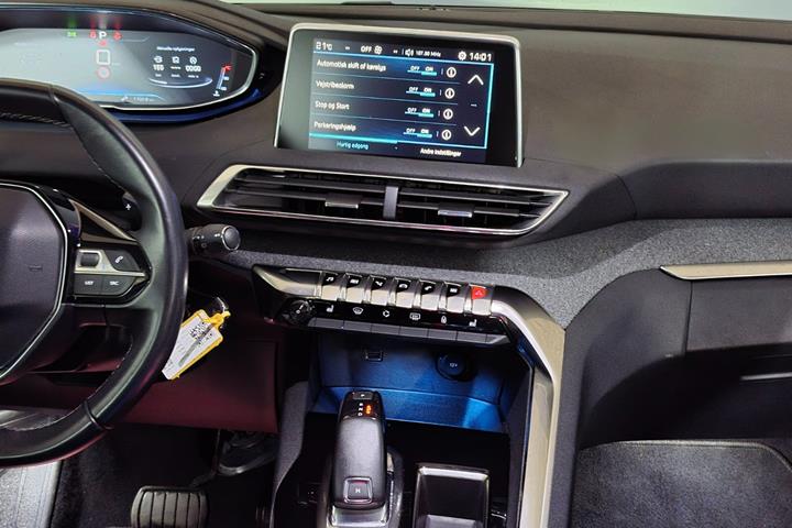 Sort Peugeot 3008 fra 2017