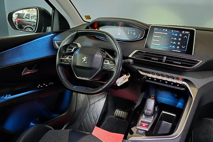 Sort Peugeot 3008 fra 2017