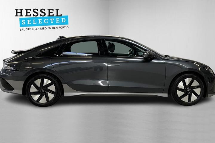 Grå Hyundai Ioniq 6 fra 2023