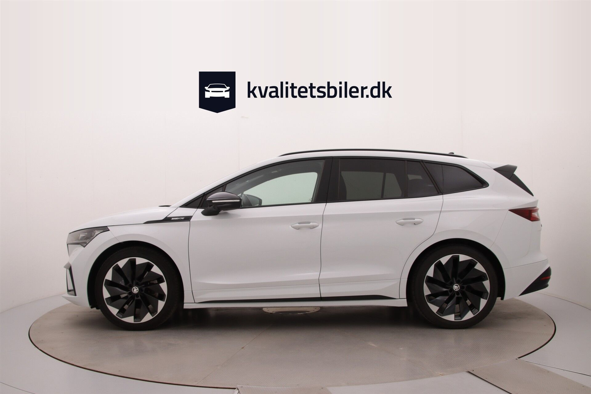 Hvid Skoda Enyaq fra 2022