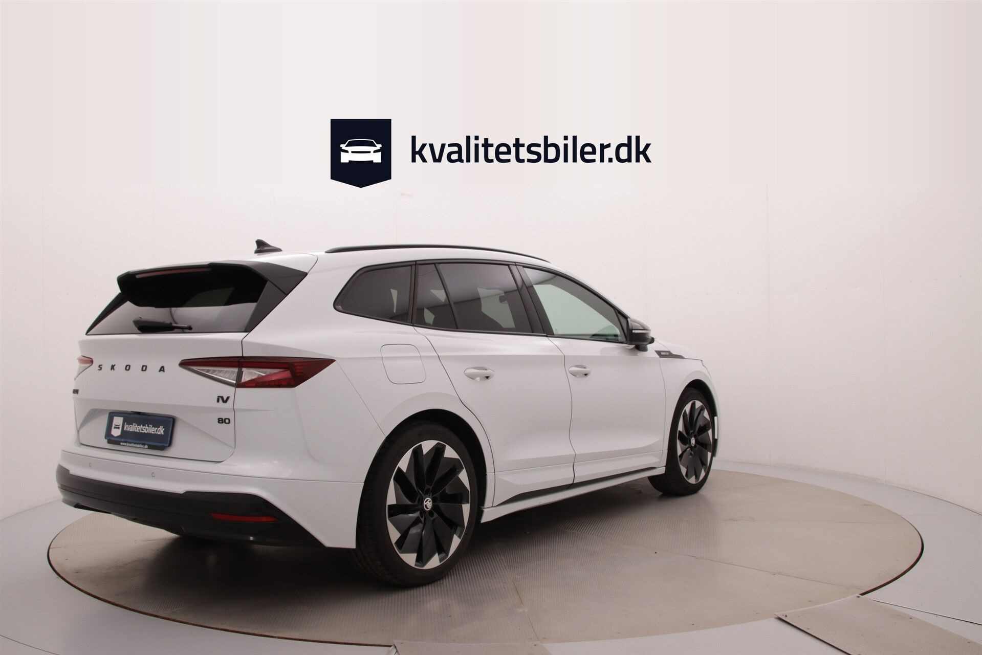 Hvid Skoda Enyaq fra 2022