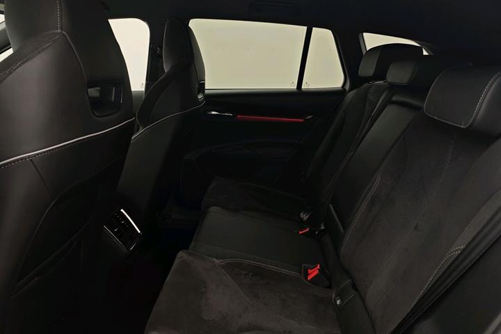 Hvid Skoda Enyaq fra 2022