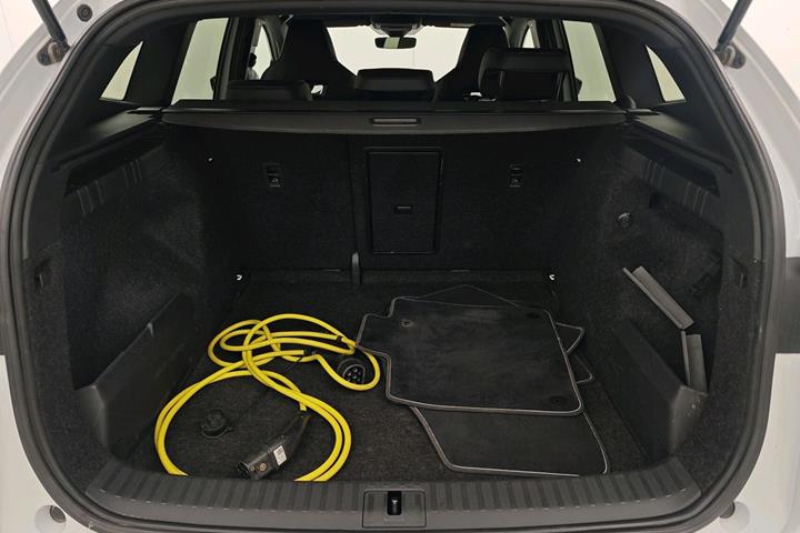 Hvid Skoda Enyaq fra 2022