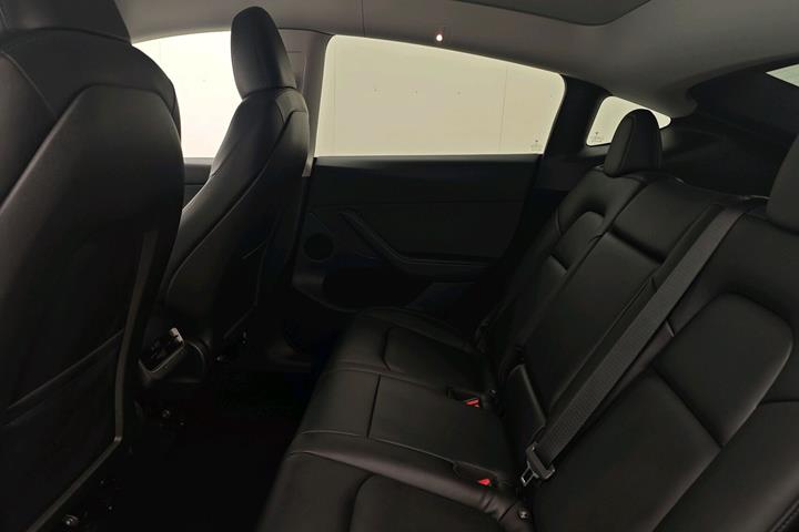 Sort Tesla Model Y fra 2022