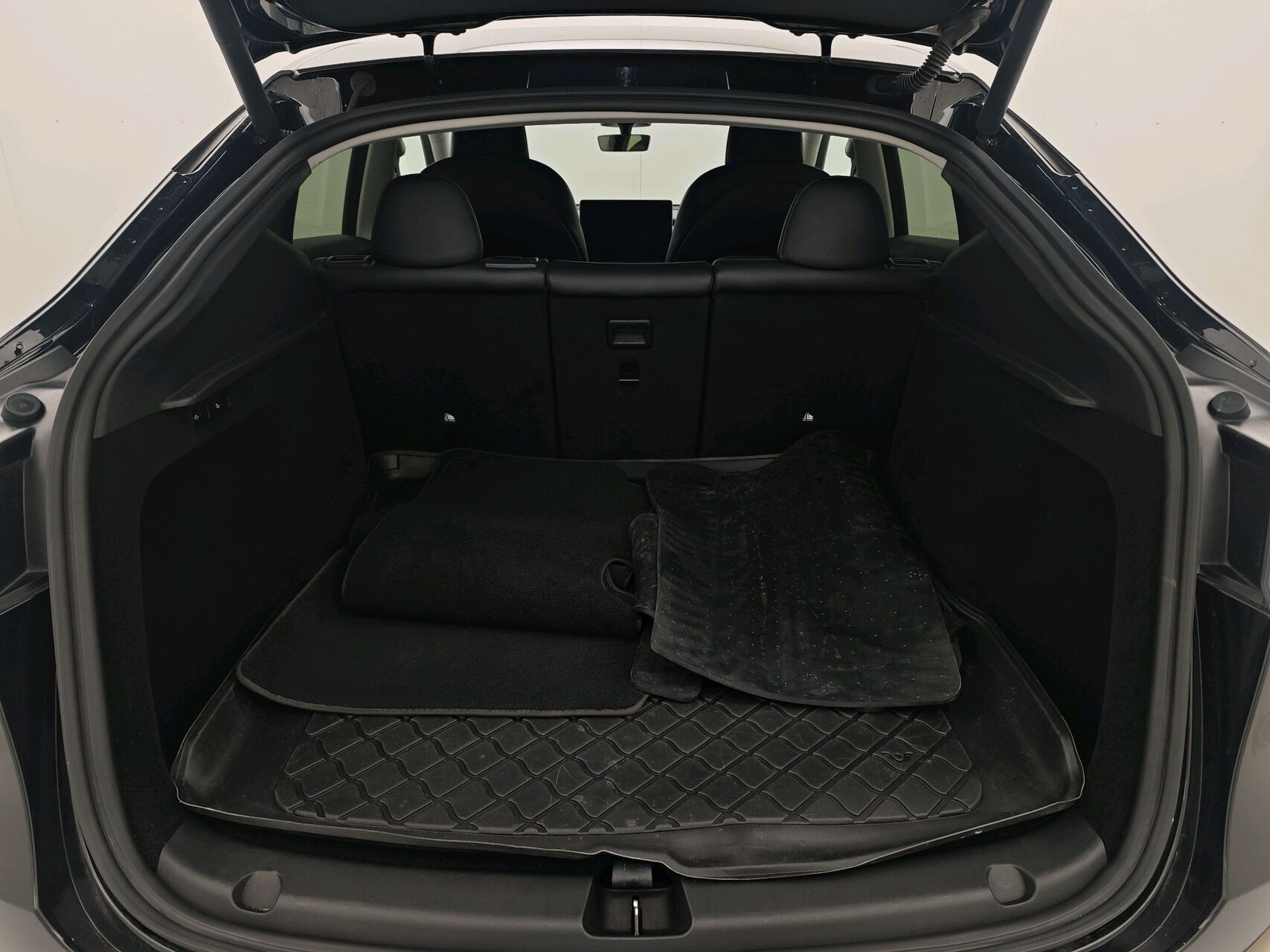 Sort Tesla Model Y fra 2022