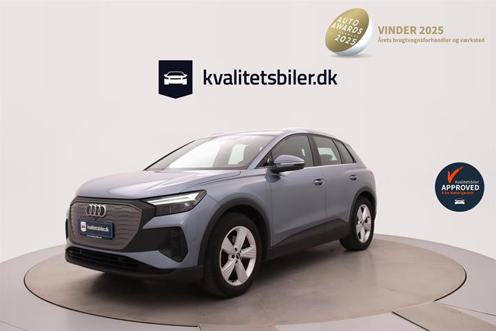 Blå Audi Q4 fra 2022 set udefra