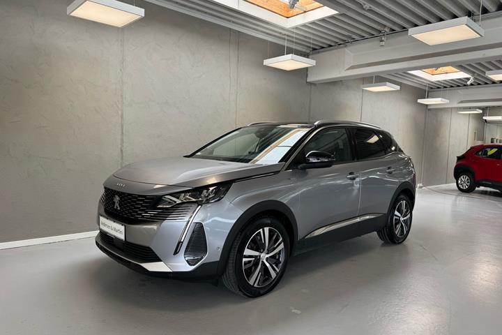 Grå Peugeot 3008 fra 2020