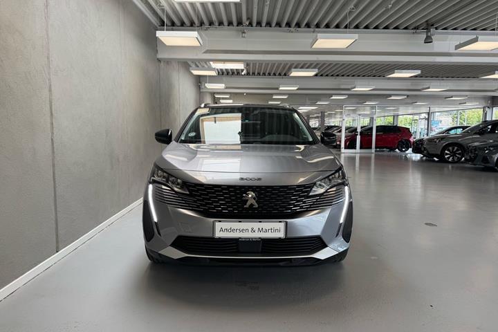 Grå Peugeot 3008 fra 2020