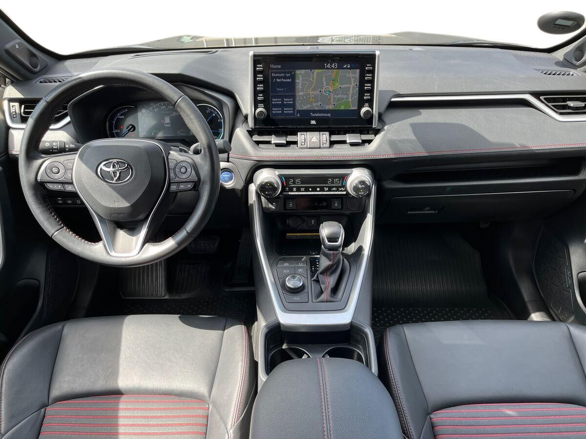 Sort Toyota RAV4 Plug-in fra 2021