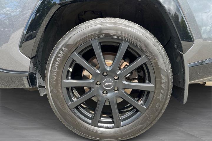 Sort Toyota RAV4 Plug-in fra 2021