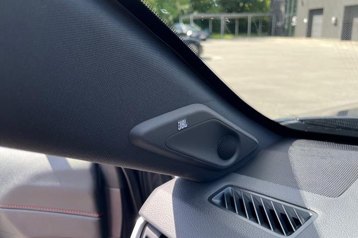 Sort Toyota RAV4 Plug-in fra 2021