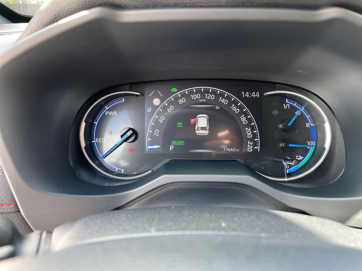 Sort Toyota RAV4 Plug-in fra 2021