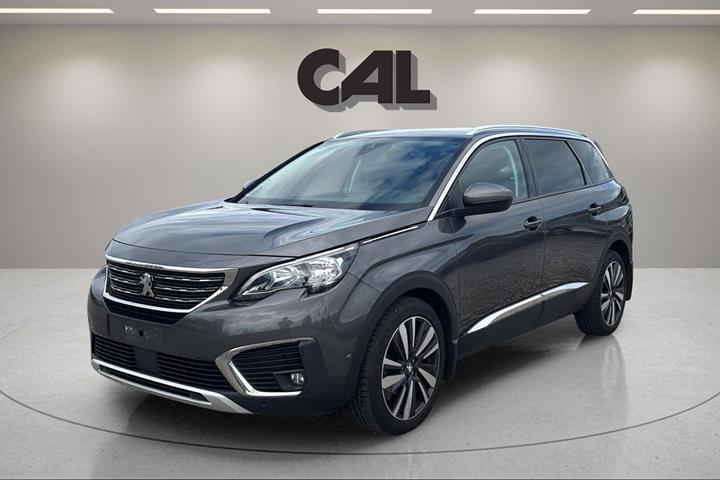 Grå Peugeot 5008 fra 2020