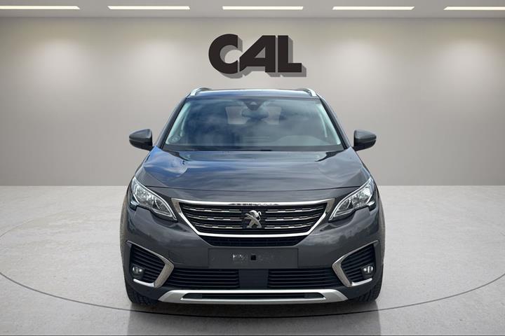 Grå Peugeot 5008 fra 2020