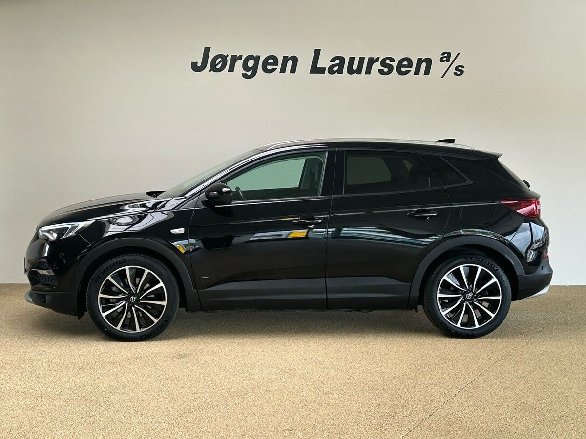 Sort Opel Grandland X fra 2021