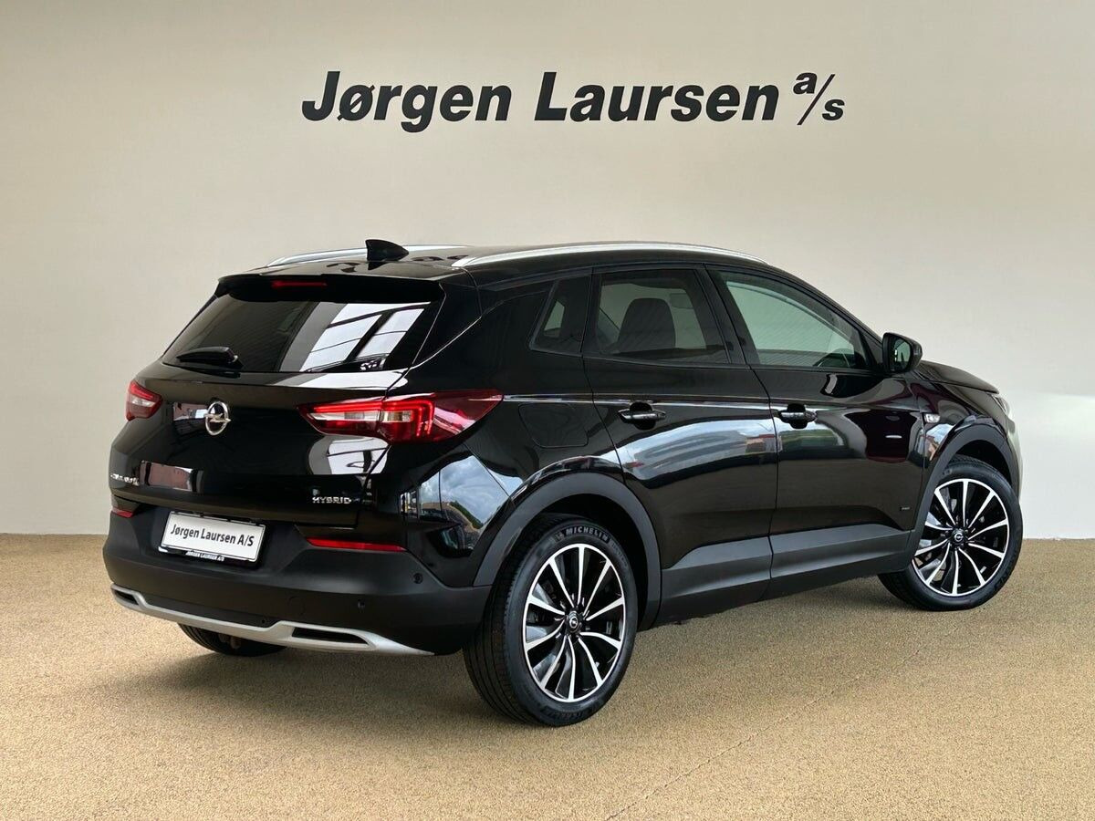 Sort Opel Grandland X fra 2021