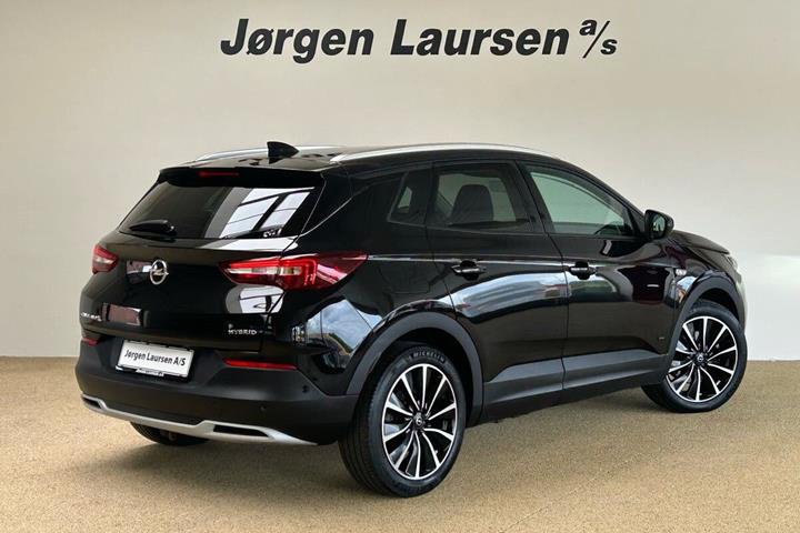 Sort Opel Grandland X fra 2021