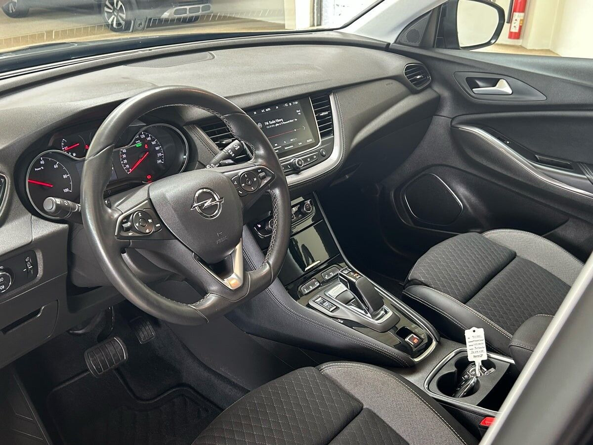 Sort Opel Grandland X fra 2021