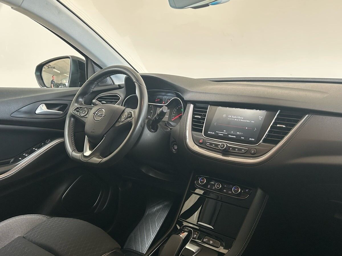 Sort Opel Grandland X fra 2021
